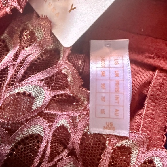 NWT Fenty Savage Not Sorry Ultra Demi Unlined Lace Bra in Sweet Jam Red - Picture 2 of 4